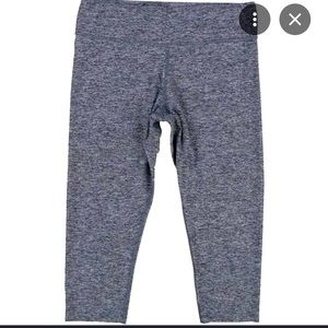 Victoria’s Secret Pink Ultimate Crop Yoga Leggings